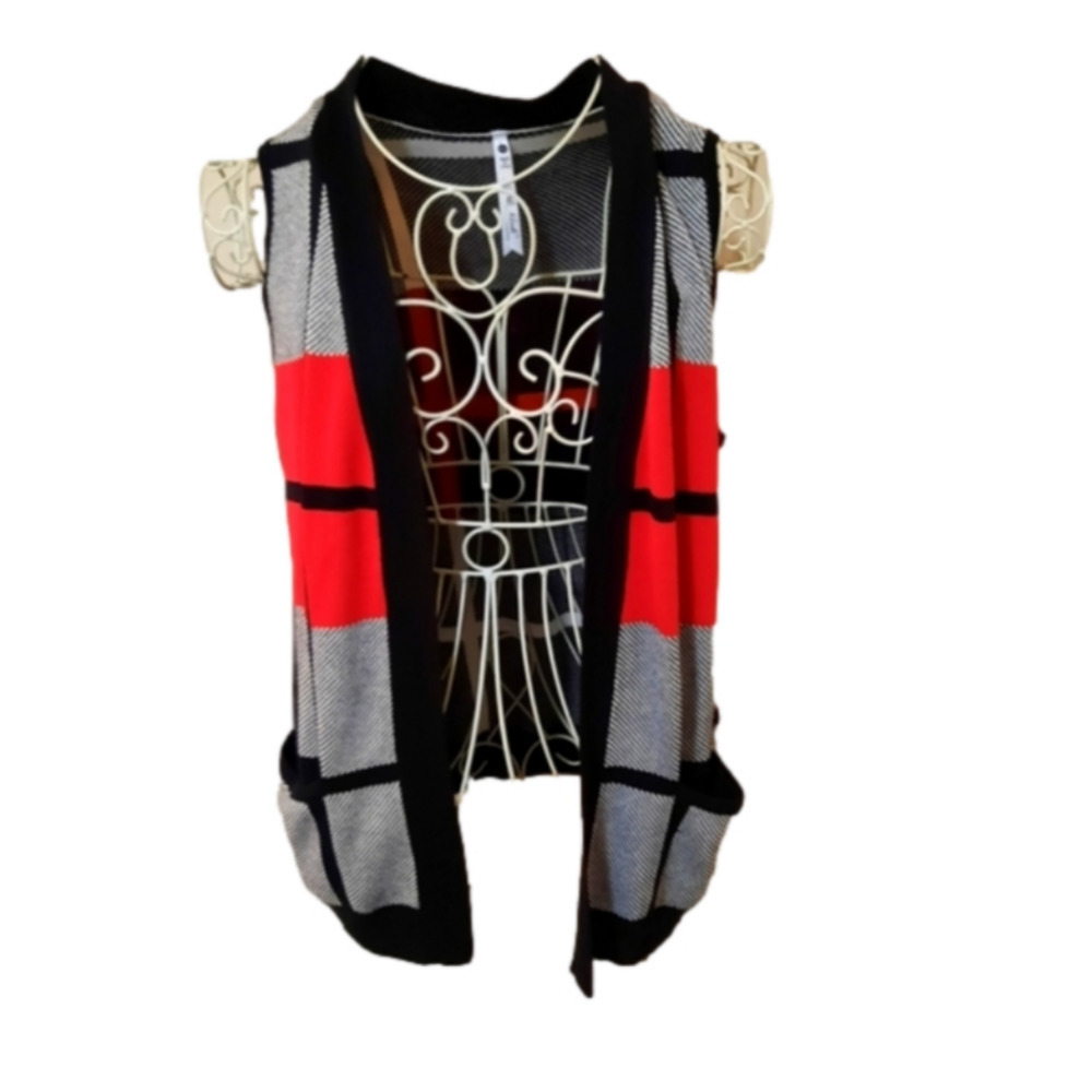 Leo & Nicole Vest